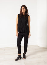 Load image into Gallery viewer, Zip Back Circle Blouse in Black - thangtv01737 (4517953503291)