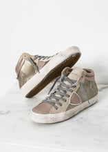 Load image into Gallery viewer, Sequin High Top Sneaker - thangtv01737 (4517999804475)
