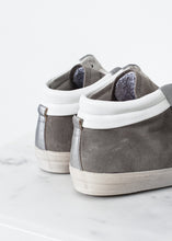 Load image into Gallery viewer, High Top Sneaker - thangtv01737 (4517998329915)