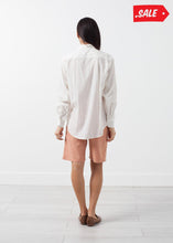 Load image into Gallery viewer, Classic Button Down - thangtv01737 (4517948489787)
