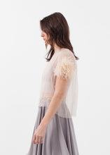 Load image into Gallery viewer, Organza Feather Top - thangtv01737 (4518062293051)