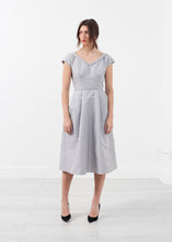 Load image into Gallery viewer, Robe Dress - thangtv01737 (4518025166907)