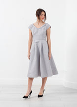 Load image into Gallery viewer, Robe Dress - thangtv01737 (4518025166907)