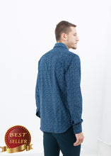 Load image into Gallery viewer, Western Arkansas Button-Up in Blue Floral - thangtv01737 (4517888327739)
