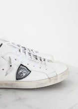 Load image into Gallery viewer, Low Top Sneaker - thangtv01737 (4517998231611)
