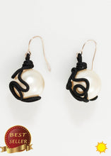 Load image into Gallery viewer, Float Bead Earring in Pearl - thangtv01737 (4517903630395)
