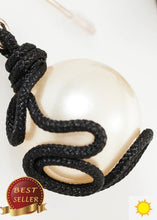 Load image into Gallery viewer, Float Bead Earring in Pearl - thangtv01737 (4517903630395)

